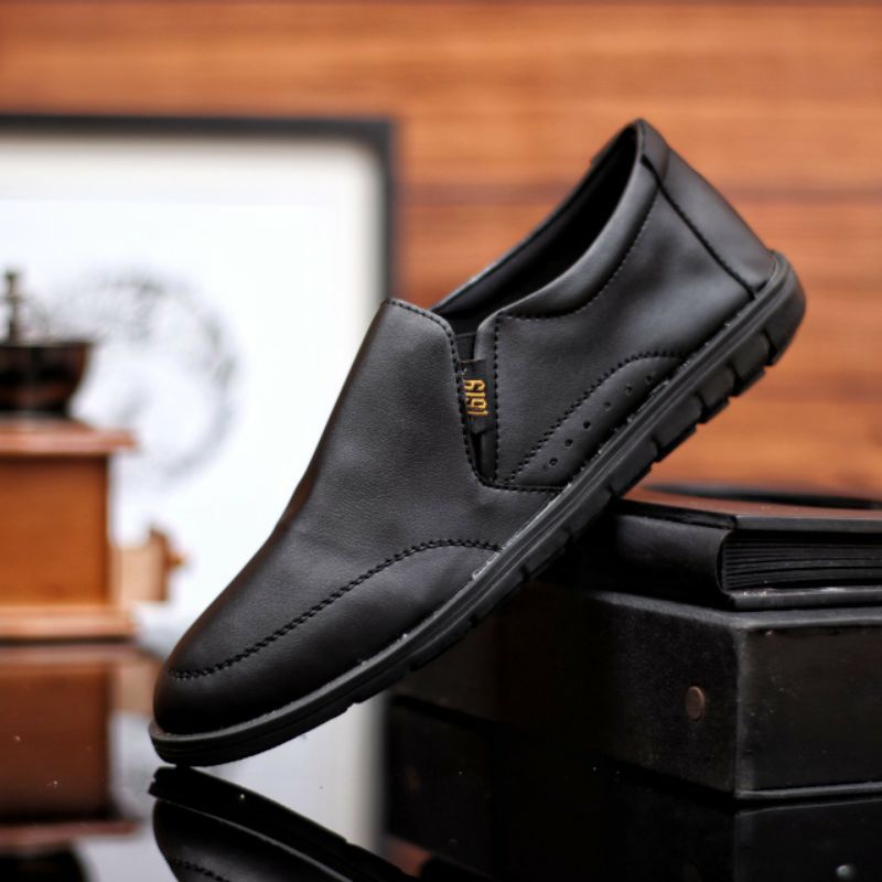 Sepatu Casual Pria Sepatu Slip On Hitam Slop Kasual Santai Spatu Main Kerja Formal Trendi