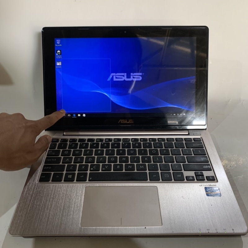 Laptop Asus X220E Touchscreen - Core i3 - Ram 4gb - Minimalis Murah