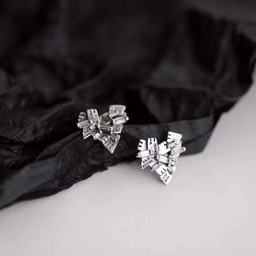 Mxbeauty Anting Love Hati Trendy Kreatif Wanita Unik Alloy Patah Anting Gaya Korea