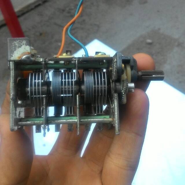 Varco besi radio jadul bekas copotan radio fm/am