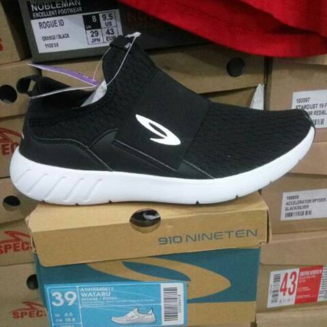 Sepatu 910 Nineten Wataru Sepatu Training - Hitam/Putih