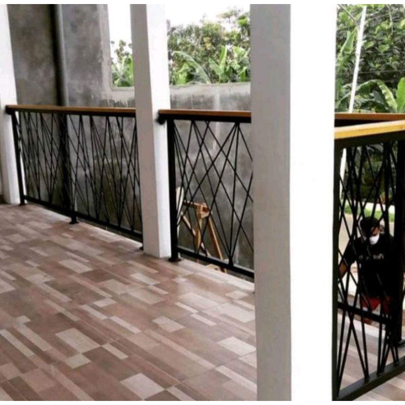 Pagar balkon rumah minimalis Jogja harga per meter persegi