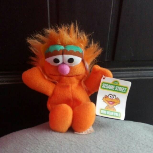 Boneka Sesame Street Zoe
