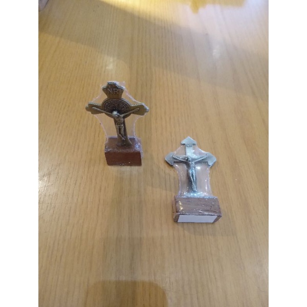 Salib Duduk Mobil ( 833 )