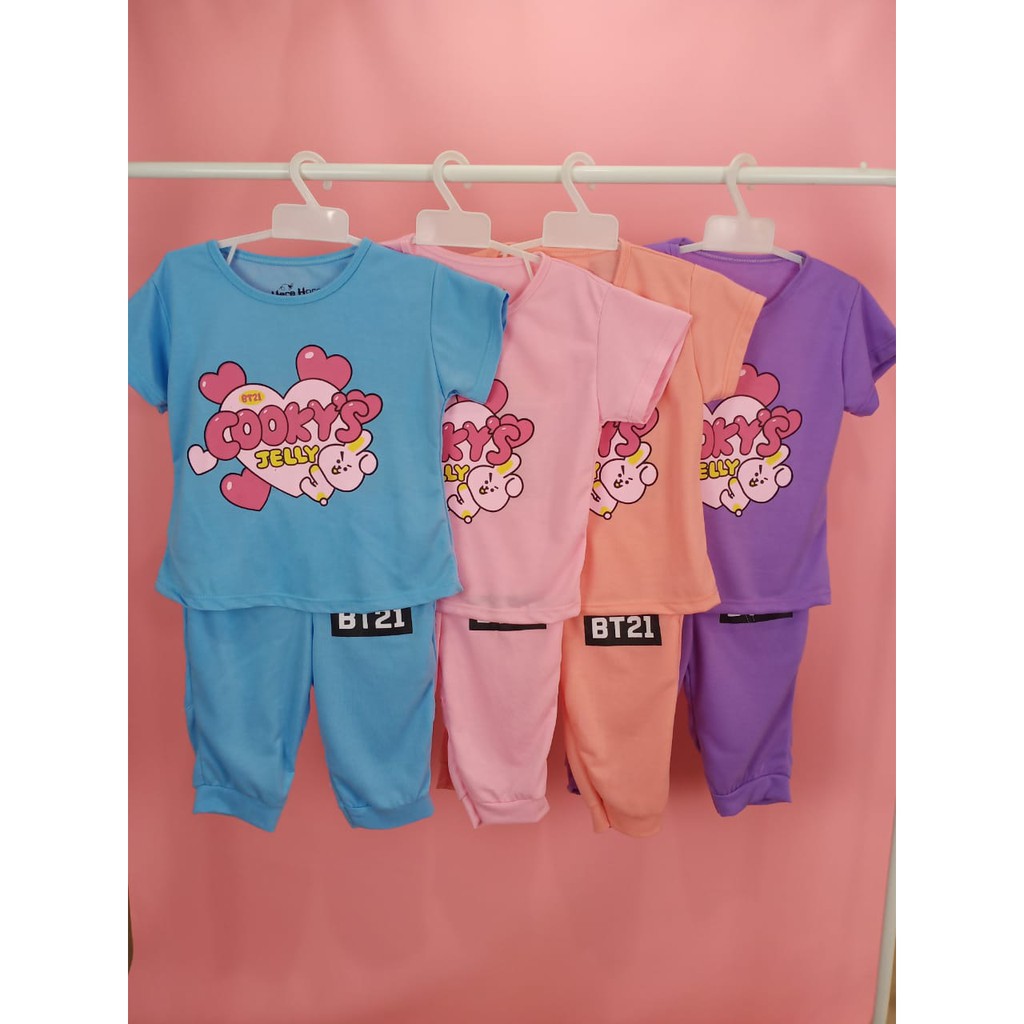 PROMO!! Setelan Baju Anak Motif BTS - BT21 - BTS KOYA - BTS TATA - BTS COOKY'S - BTS CHEESE - baju kaos anak USIA 2 - 5 TAHUN