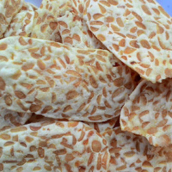 

KRIPIK TEMPE SAGU/KRIPIK TEMPE ASIN 100 Gram