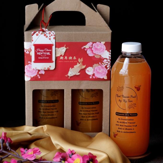 

Hampers Imlek Markisa 2 Botol 500Ml Real Passion Fruit By Ny Tan Biscoxshop