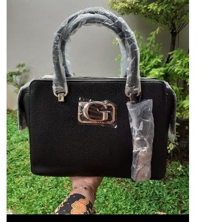 

GUESS BIG SALE RAMADHAN TAG 1.999.000