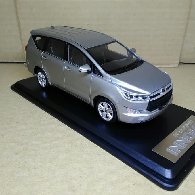 Jual Miniatur Diecast Mobil Toyota 