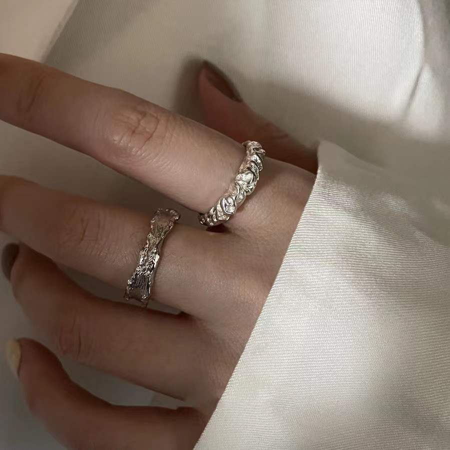 Set Cincin Model Terbuka Dapat Disesuaikan Warna Silver Gaya Retro Untuk Wanita