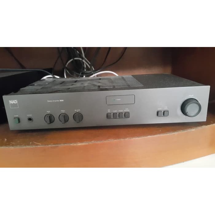NAD 3020 i Amplifier Home Audio Preamp Integrated Ampli