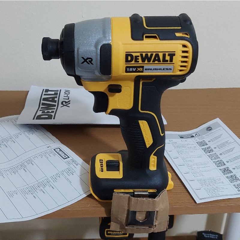 impact driver DEWALT DCF887 (UNIT ONLY)