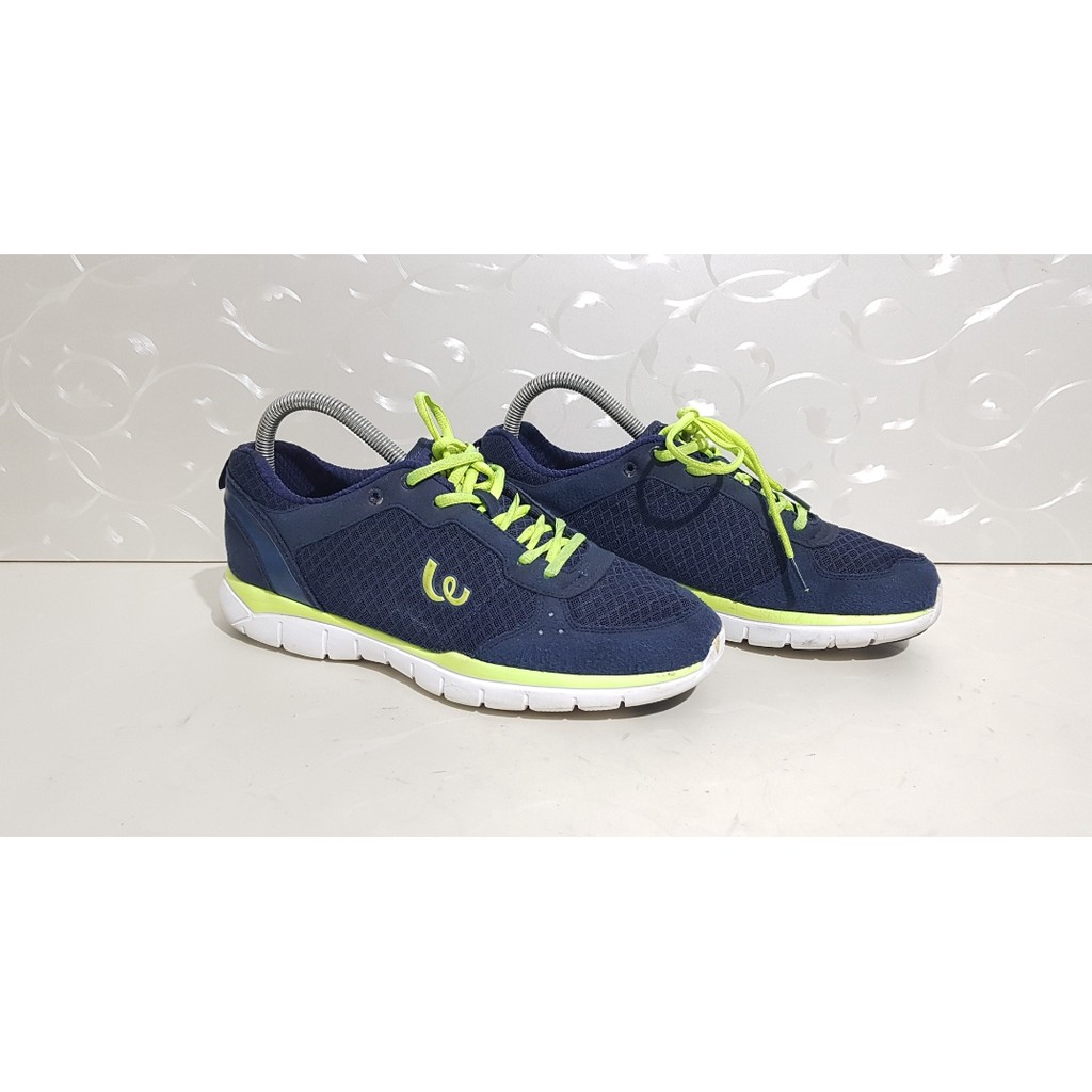 Sepatu Prospecs Sneakers - Size 41 sd 42 - Original 100 Persen - Scd