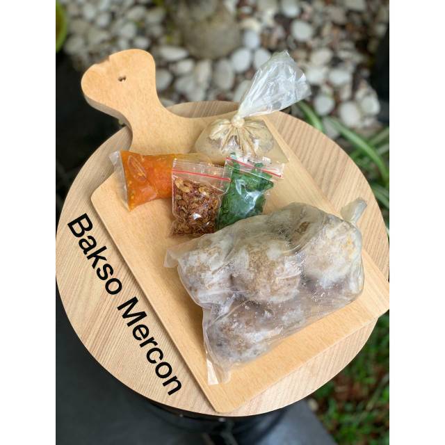 

BAKSO MERCON DAGING SAPI ASLI ISI 8 PCS