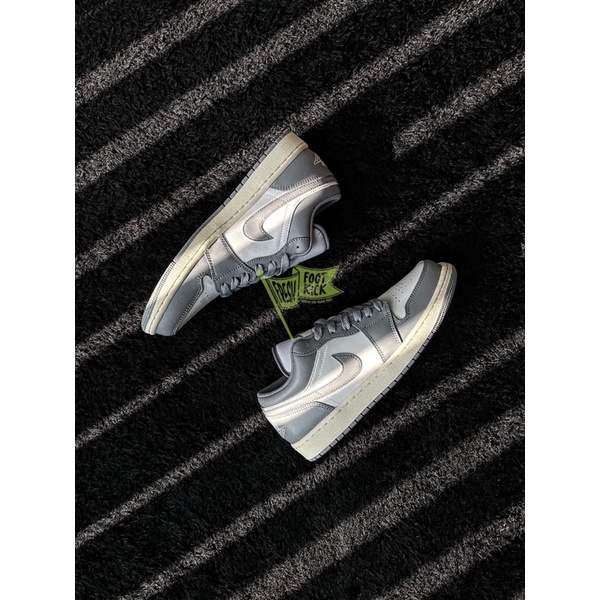 Nike Air Jordan 1 Low Vintage Grey