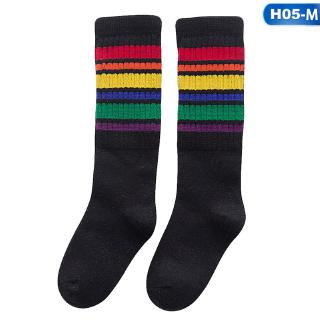  Kaos  Kaki  Panjang  Selutut  Motif Garis Warna Pelangi untuk 