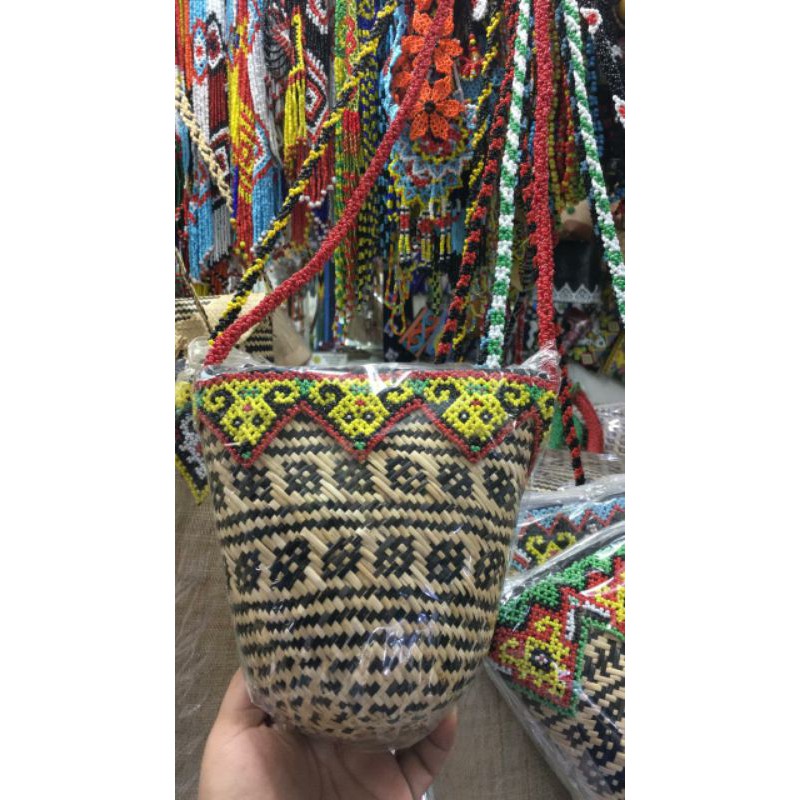 tas rotan selempang bentuk bawah bulat