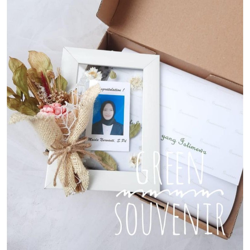 

graduation gift / birthday gift / giftbox