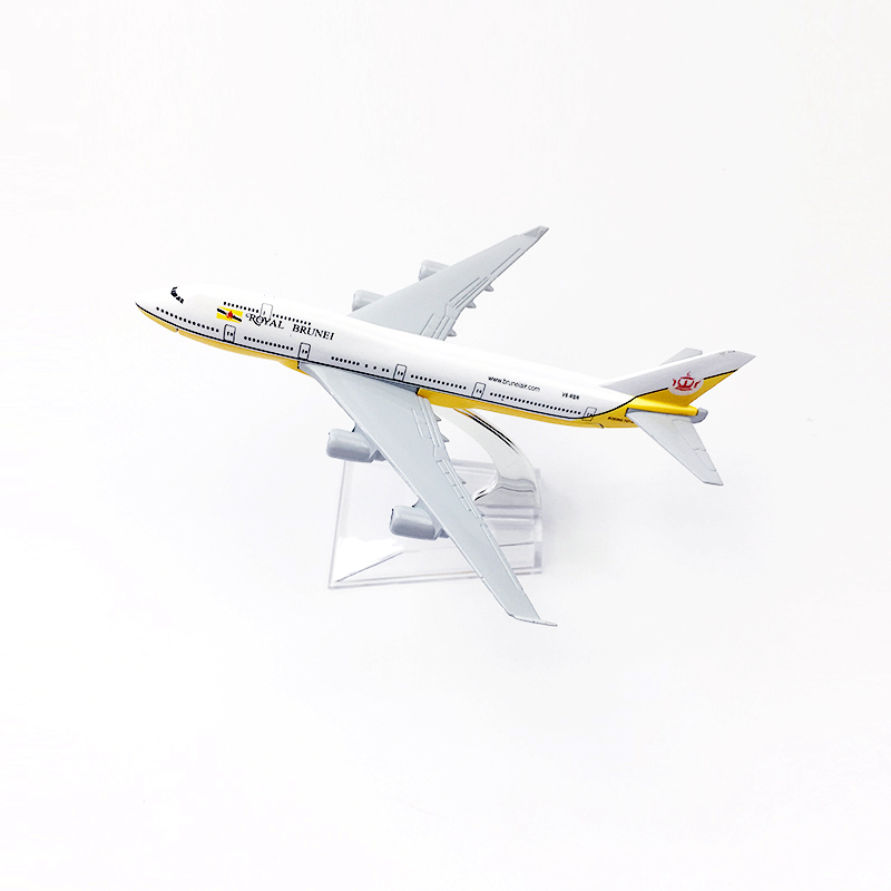 Mainan Model Pesawat Terbang Royal Brunei Boeing 747 B747 Bahan Alloy Die-cast Metal Ukuran 16CM