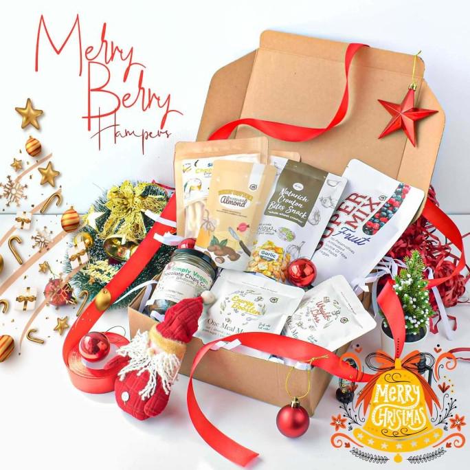 

Harap Baca Deskripsi Sebelum Order Christmas Hampers - Merry Berry