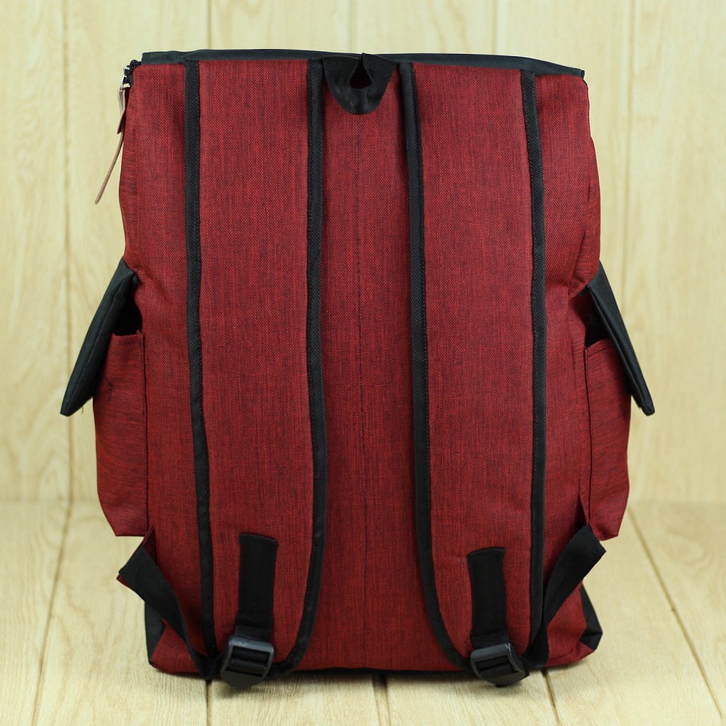 Tas ransel dengan desain DISTRO Harga ekonomis dan berkualitas :) Jahitan sangat kuat  Warna : MERAH