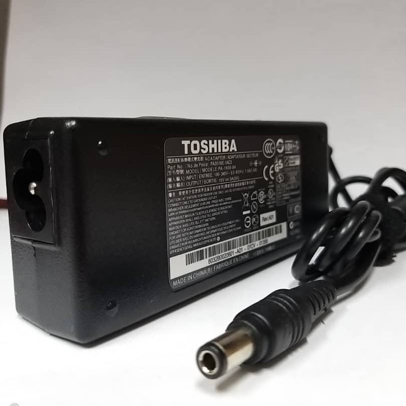 Adaptor/Charger TOSHIBA Portege M100 M200 M400 M3500 Series / 15V-5A DC 6.0*3.0mm Original