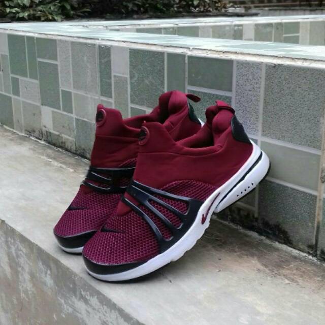 NIKE PRESTO SLIP ON