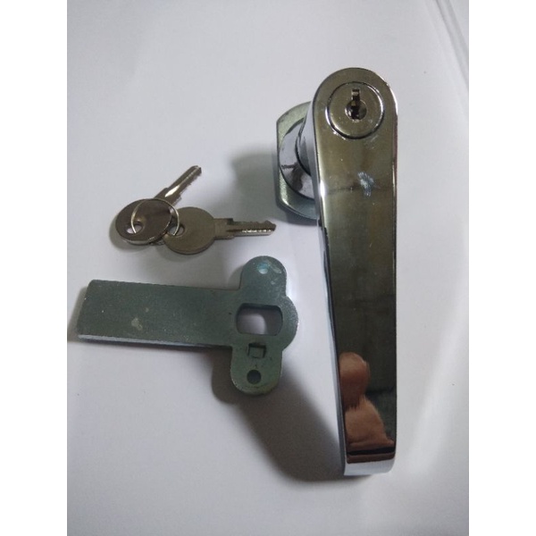 kunci lemari arsip besi