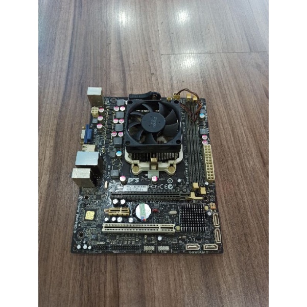 Paketan motherboard FM1 proce AMD A4 3300 plus fan