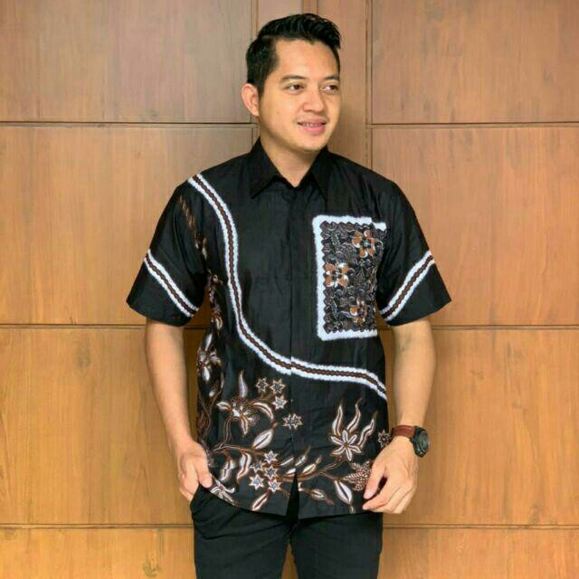 Kemeja Batik Bahu Pendek Motif Wayang Semar Mesem