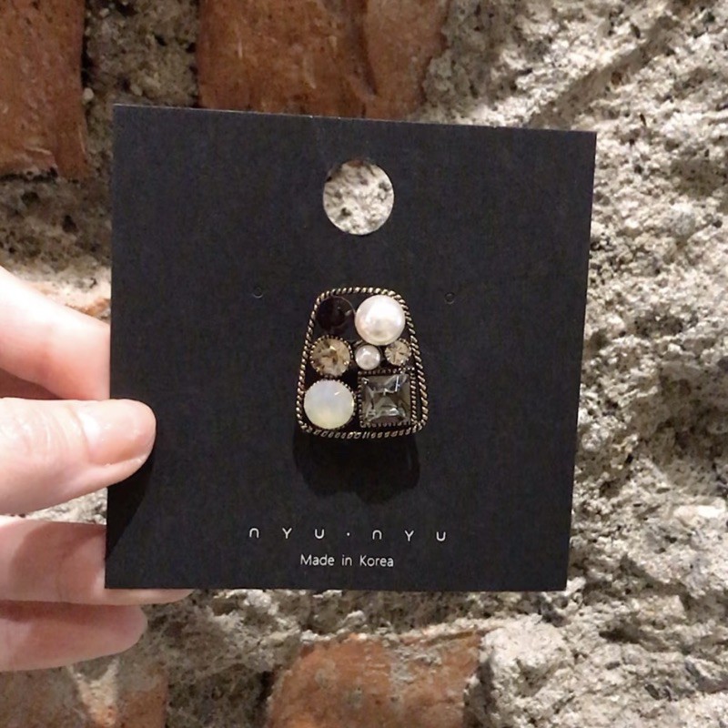 Bros Korea - NYUNYU KOREA - Korean Brooch