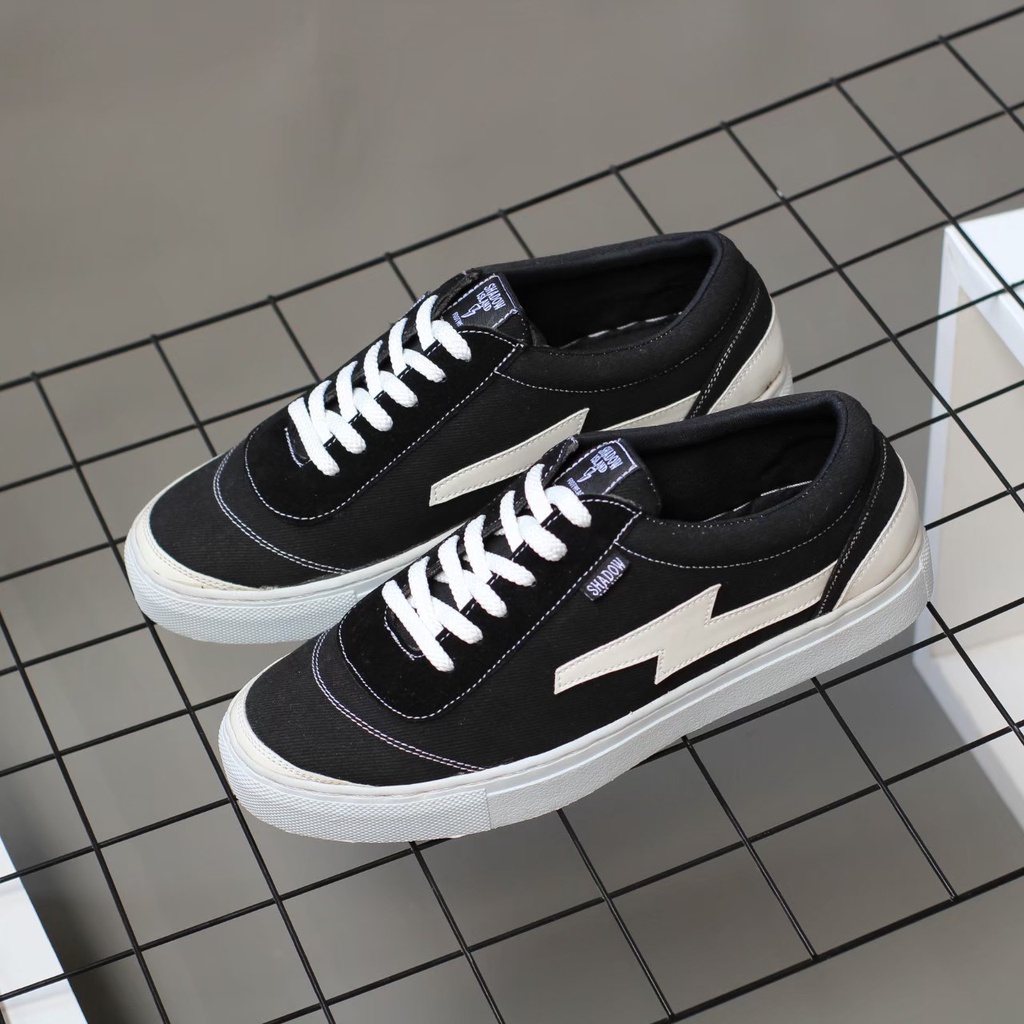 Sepatu Casual Pria _ Sepatu Sneakers Pria Kanvas Hitam Navy Original Kekinian Terbaru Gaya Muda Terlaris Sekolah Kuliah Kerja