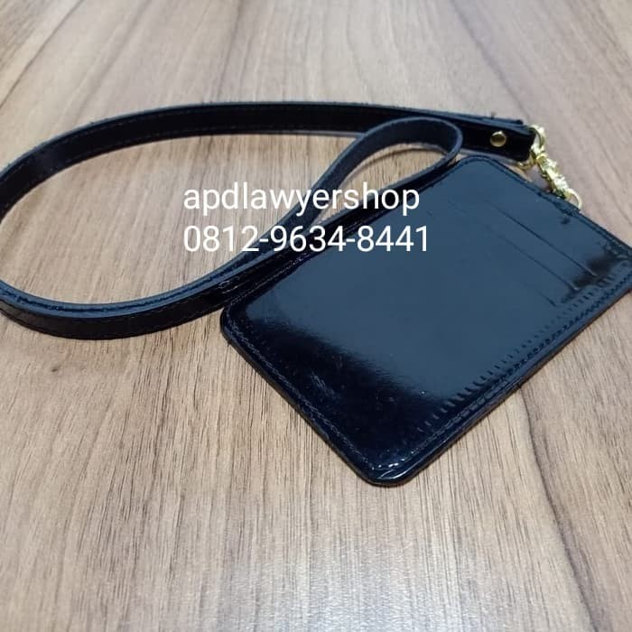 

Hemat Name Tag Id Card Tempat Kartu Id Card Tali Hitam Glossy 4 Slot Kulit Sale!!!