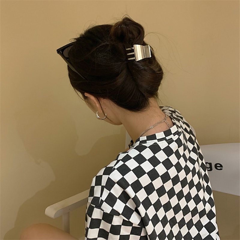 Jepit Rambut Ponytail Bentuk Hiu Bahan Logam Gaya Korea Untuk Wanita