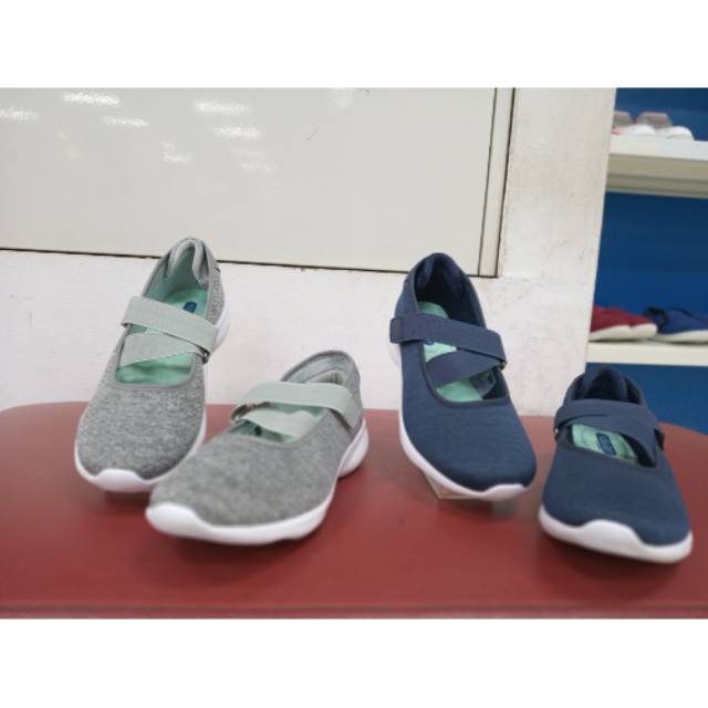 Sepatu Slip on Power dari Bata