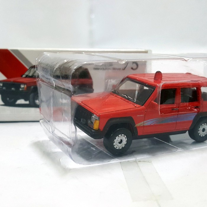 Diecast XCARTOYS Democratic Brand - Jeep Cherokee Merah Skala 1:64