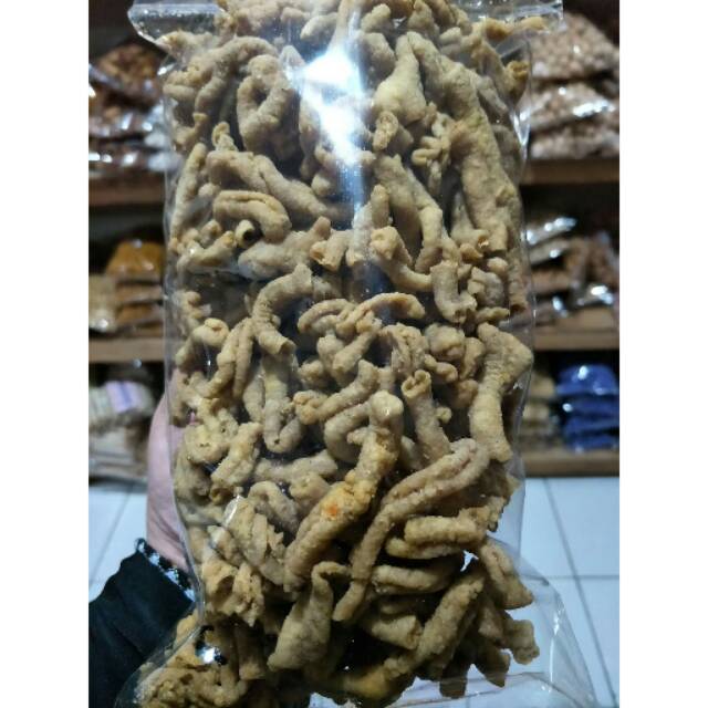 

Kripik usus ayam keripik -makanan ringan-camilan-enak-gurih-jajan kiloan-snack