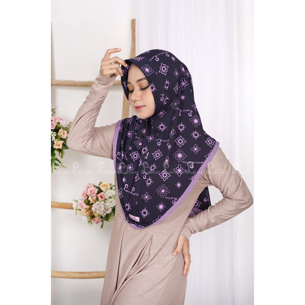 HIJAB INSTAN TERBARU NAJMA SINGNATURE SEGI EMPAT MOTIF by linalivia