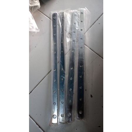 PENGGARIS PLAT BESI SIKU LUBANG TEBAL CHROOM