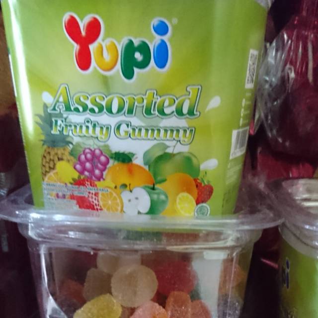 

Permen jelly yupi assorted fruity gummy gula yupi candy yuppy