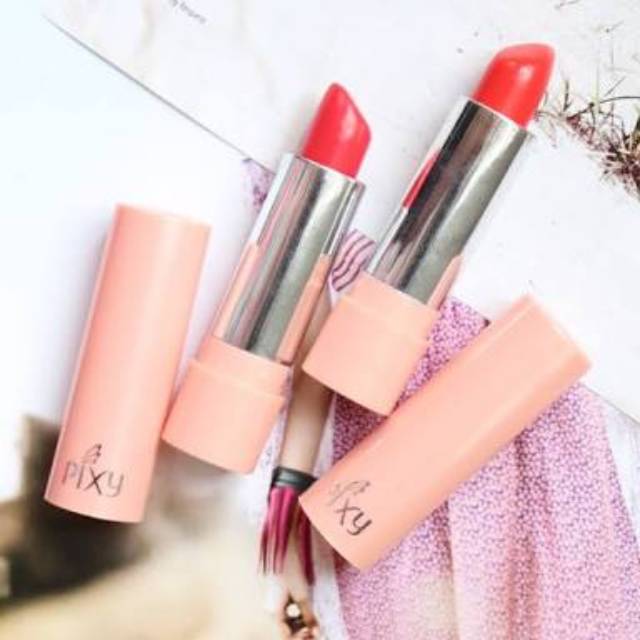 Pixy lip color conditioner