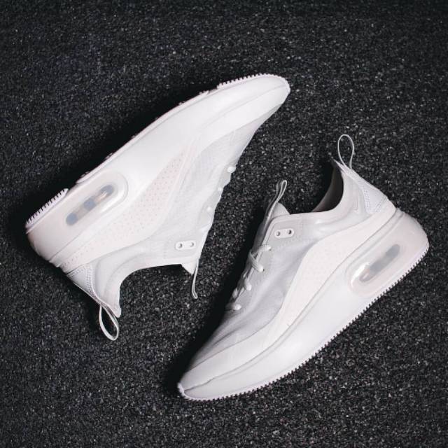 air max dia triple white