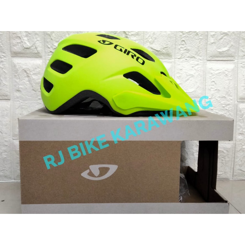 Helm Sepeda Giro Fixture