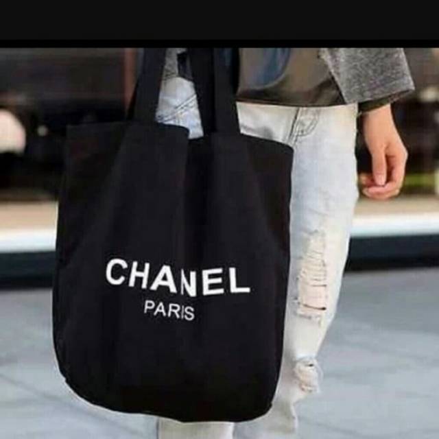 Chanel vip gift tote