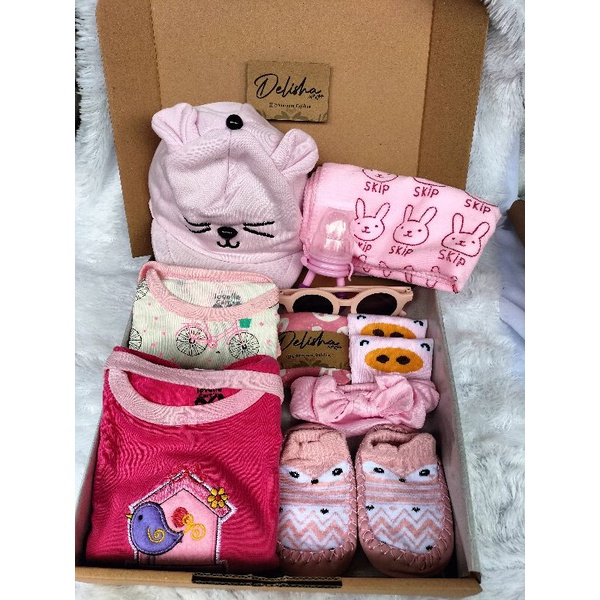 Hampers Bayi New Born Baby Boy/Girl Kado Bayi Lahir / Baju Bayi / Bedong / Gift Box Baby