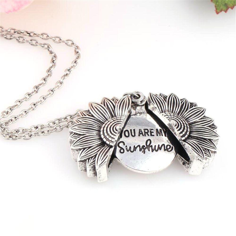 Kalung Rantai Liontin Bulat Motif Tulisan You Are My Sunshine Untuk Wanita