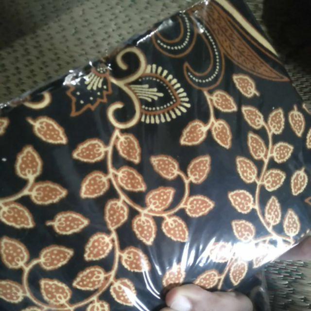 Sogan Daun Kecil Dan Embos Batik Pekalongan