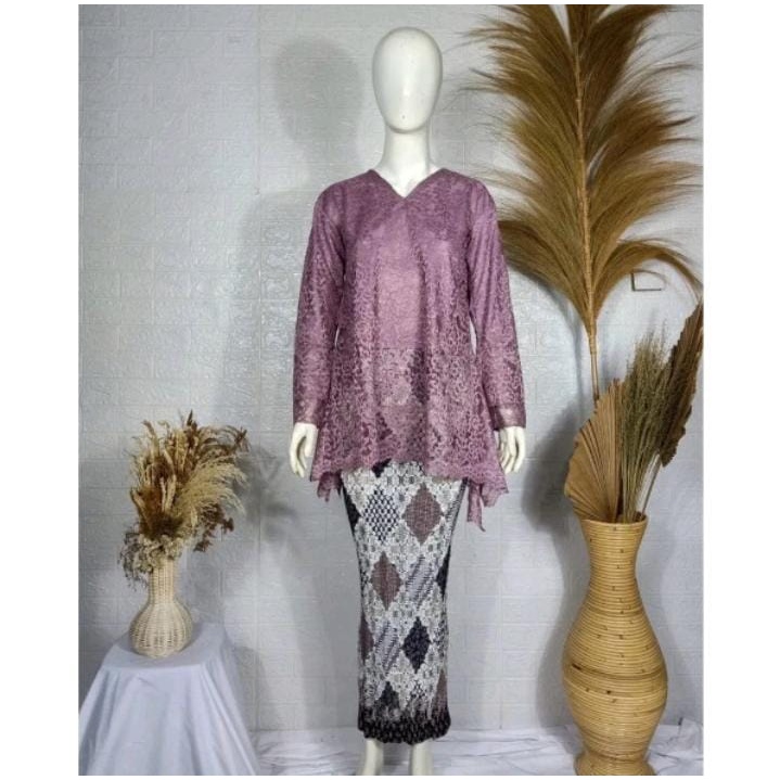 SET JUMBO LD 130 / KEBAYA BROKAT JUMBO / KEBAYA RINJANI BIG SIZE / KEBAYA MODREN LAVENDER