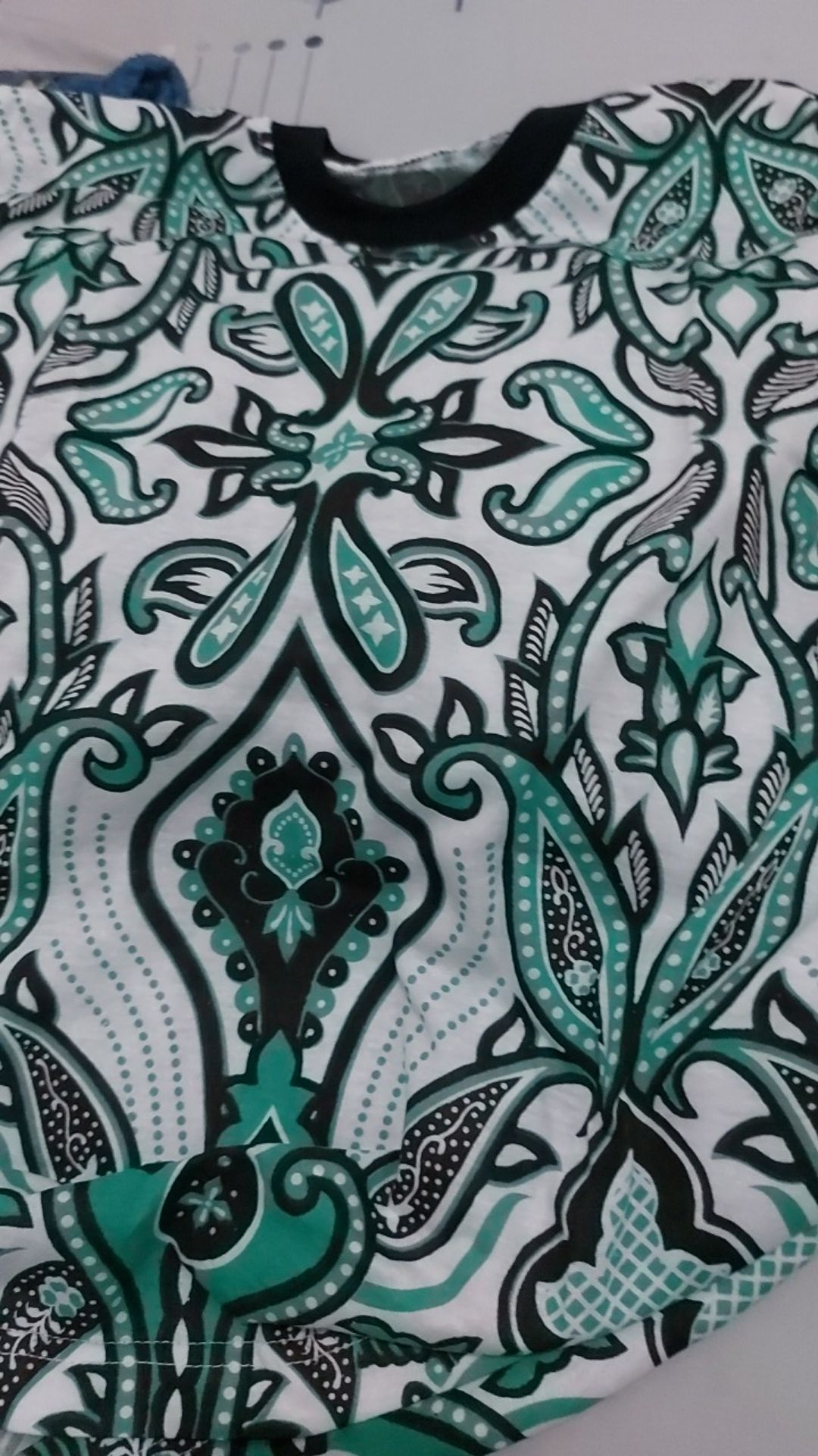 Kaos Batik / Kaos Distro / Kaos Pekalongan / Kaos Jogja / Kaos Bandung /kaos Polo / Motif Cuwiri