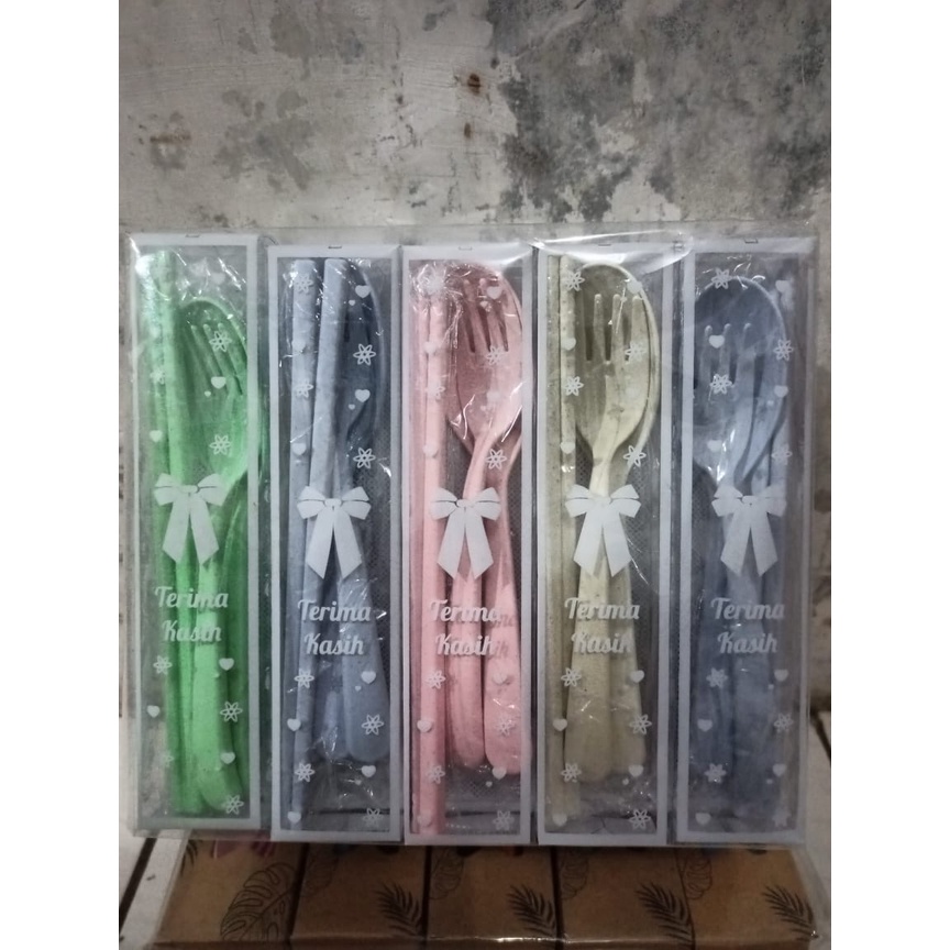 BISA ( COD ) isi 25pcs Souvenir SENDOK MELAMIN SATU SET ( SENDOK + SUMPIT + GARPU ) KEMAS MIKA MOTIF